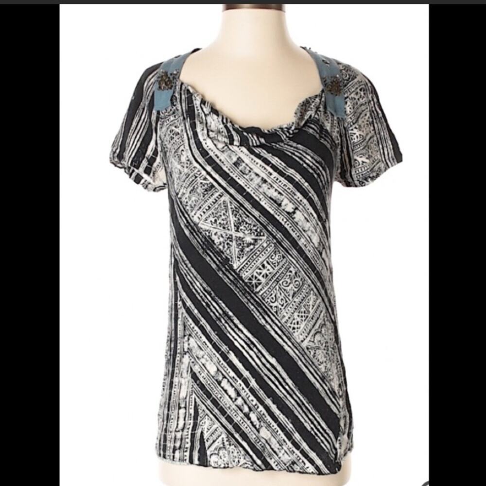 Anthro Tiny Black/White Print Short Sleeve Blouse